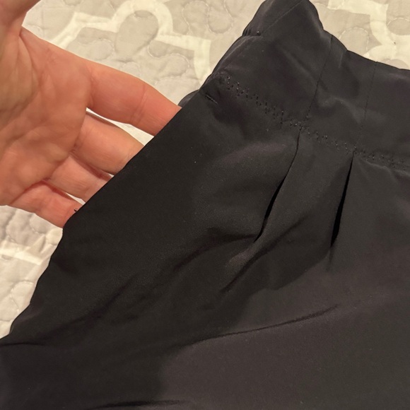 Lululemon Athletica Flowy Everyday Ribbon Tie shorts in black - Picture 6 of 6